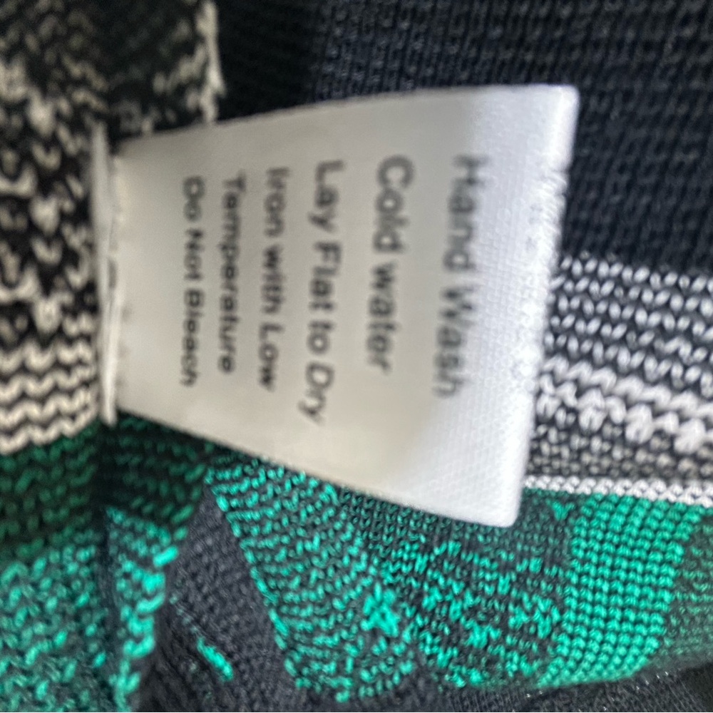 Ming Wang Black and Green Knit Cardigan - Picture 11 of 14